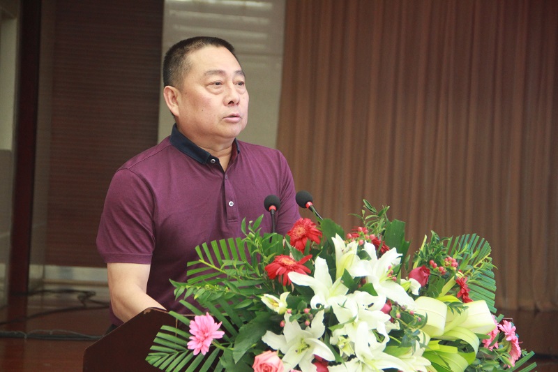 07平顶山市国土资源局党组书记、局长梁成斌在启动仪式上致辞.JPG